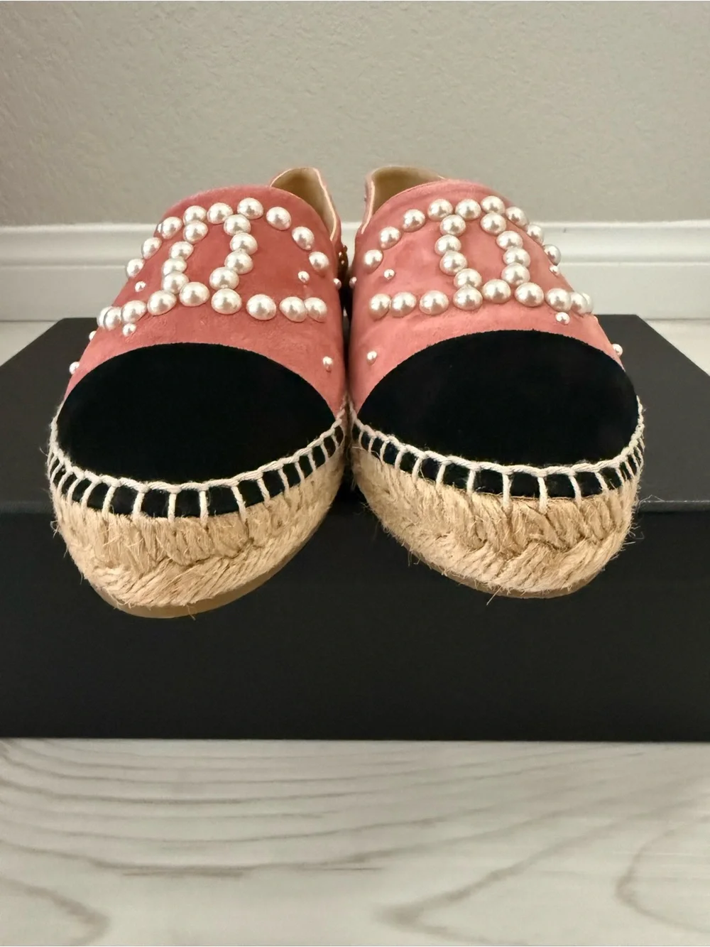 Chanel 2017 Interlocking Pearl CC Logo Espadrilles Size 35 EU 💗